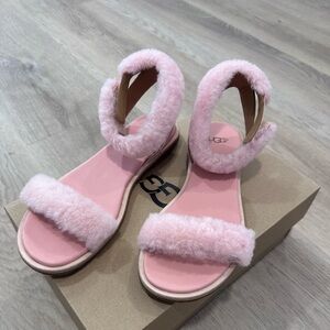 UGG Fluff Springs Pink Sandals NEVER WORN